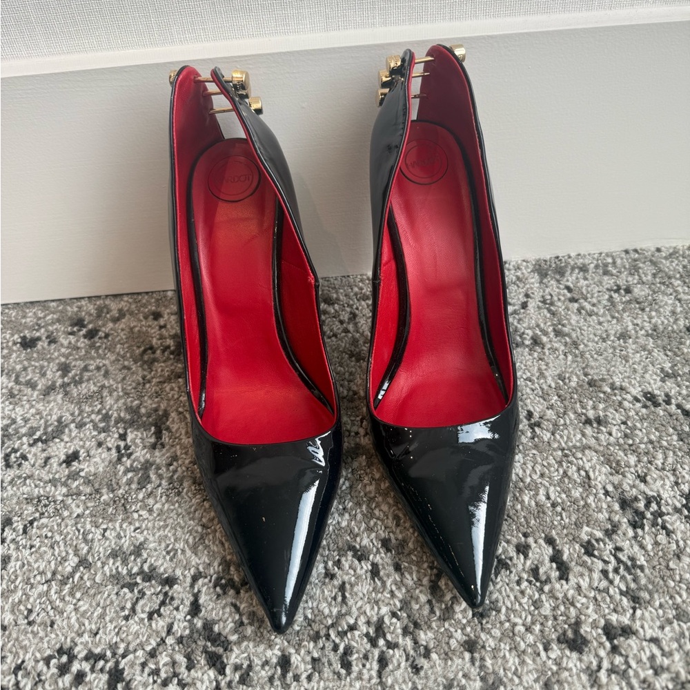 Hardot Black Patent Leather Heels